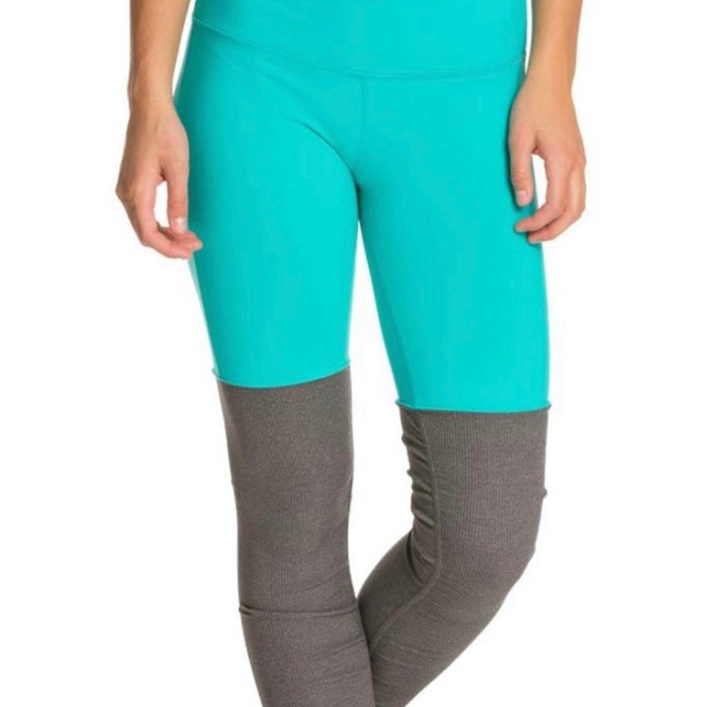 Alo yoga goddess leggings in turquoise